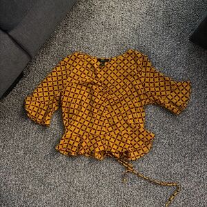 Forever 21 Mustard and Black Patterned Top
